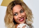 Beyonce, cheveux courts et fris�s aux Grammys Awards 2014