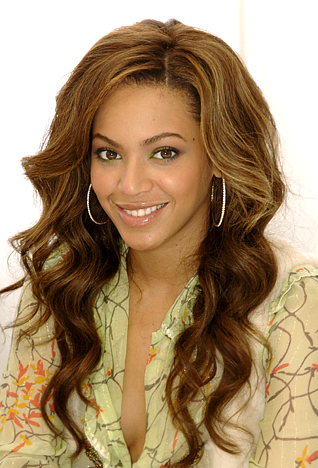 photos coiffure beyonce  35 chatain True Star 2005