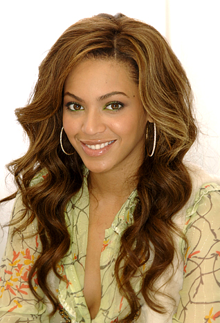 photos coiffure beyonce 35 chatain True Star 2005