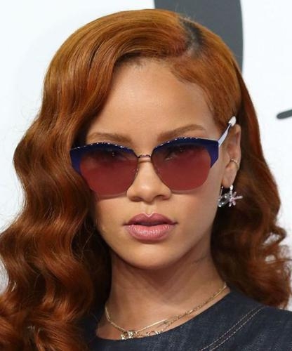 photos coiffure rihanna 50s