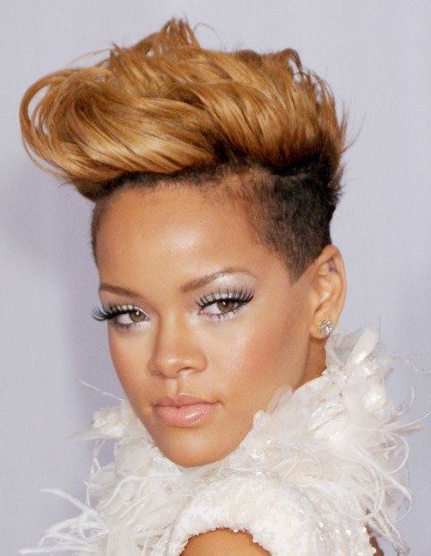 photos coiffure rihanna blonde houpette coiffee decoiffe