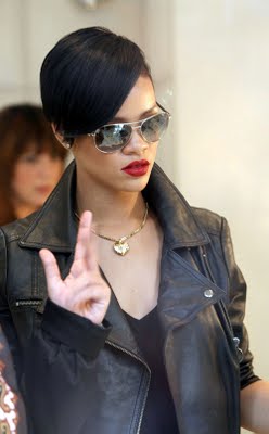 photos coiffure rihanna cheveux plaques