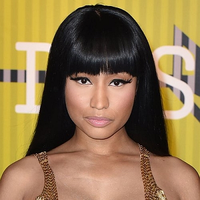 photos coiffure Nicki Minaj frange