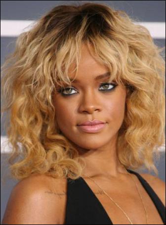photos coiffure Rihanna blond vieux