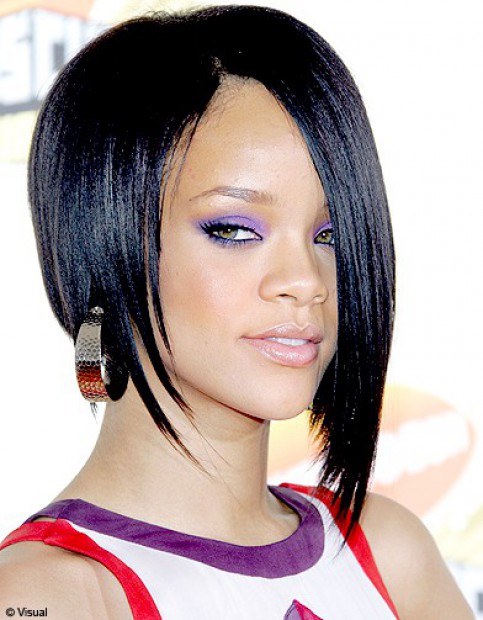 photos coiffure rihanna brune coiffure carre asymetrique