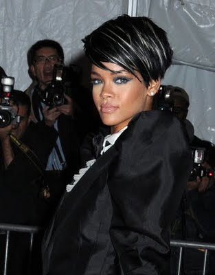 photos coiffure rihanna cheveux peroxydes