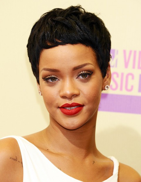 photos coiffure rihanna coiffure boule garcon manque