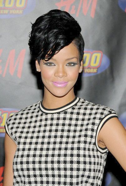 photos coiffure rihanna coupe haute cheveux ondules