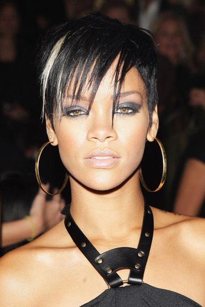 photos coiffure rihanna meches blond platine