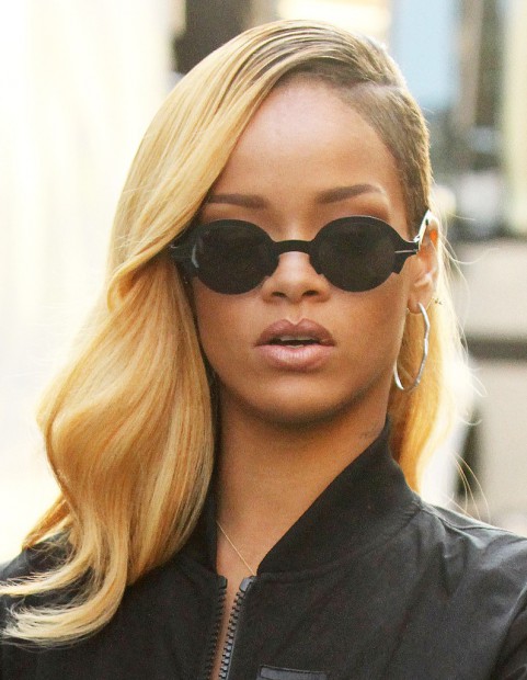 photos coiffure rihanna mi rasee mi blonde longueur