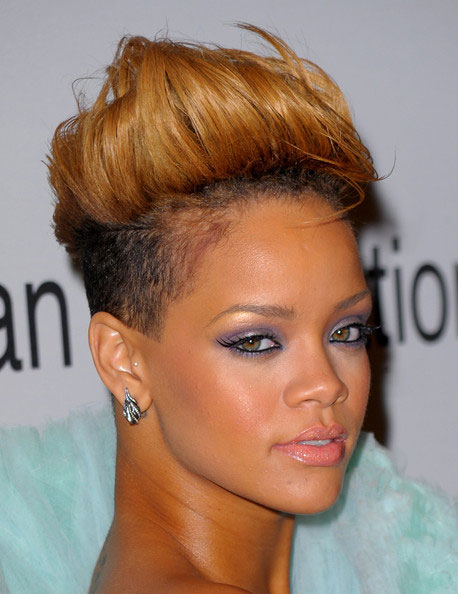 photos coiffure rihanna rasee cote puff blond