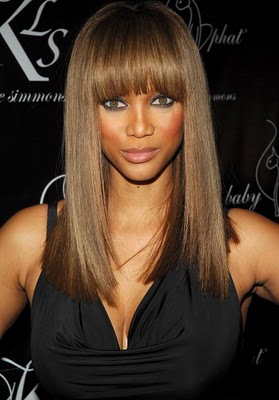 photos coiffure TYRA BANKS longue frange